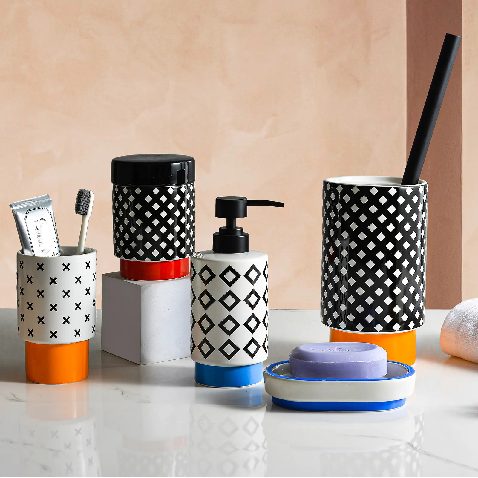 memphis-inspired geometric bathroom set wholesale (1)