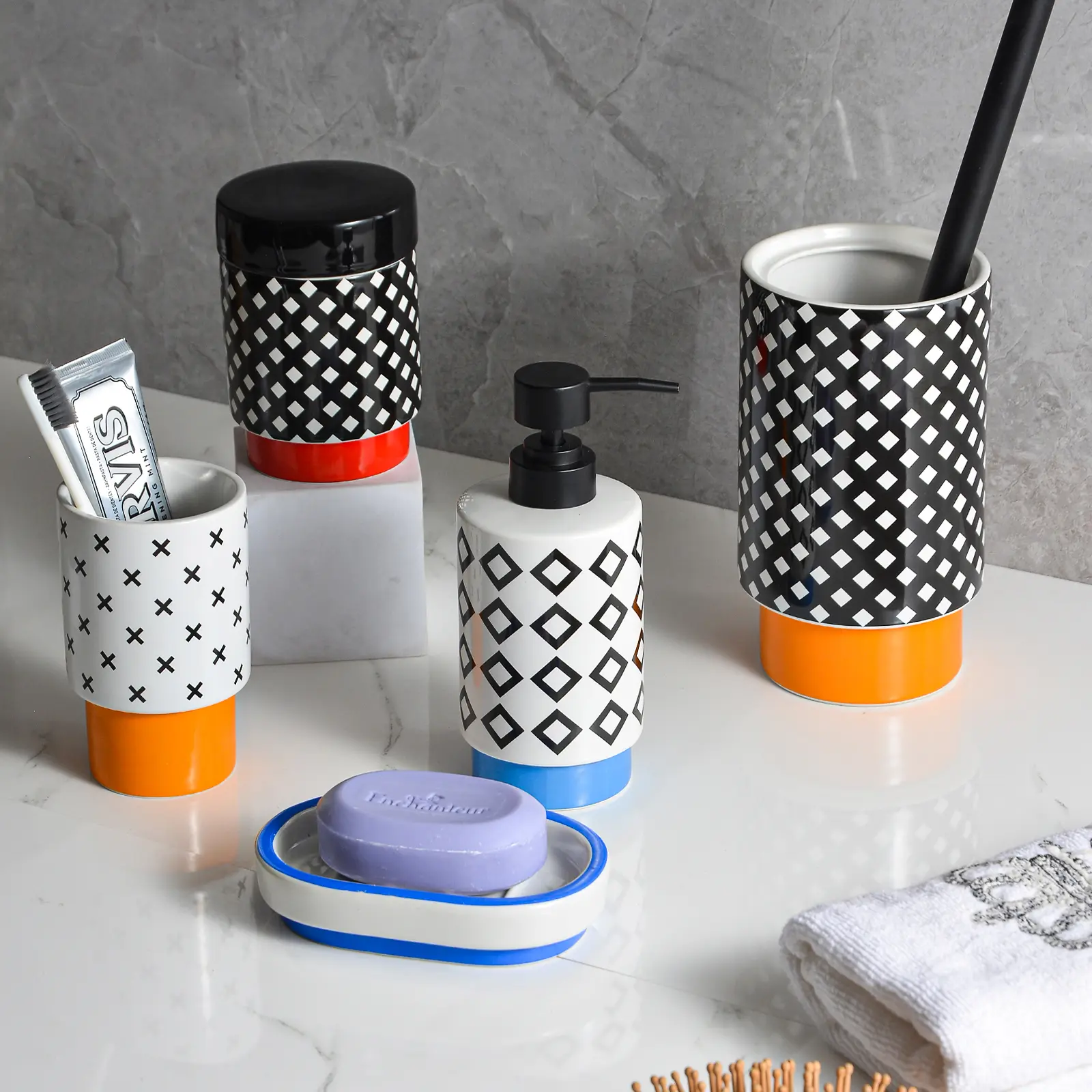 memphis-inspired geometric bathroom set wholesale (2)