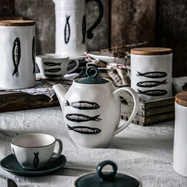 Wholesale Hand-painted Fish Ceramic Dinnerware Set for Restaurants, Hotels