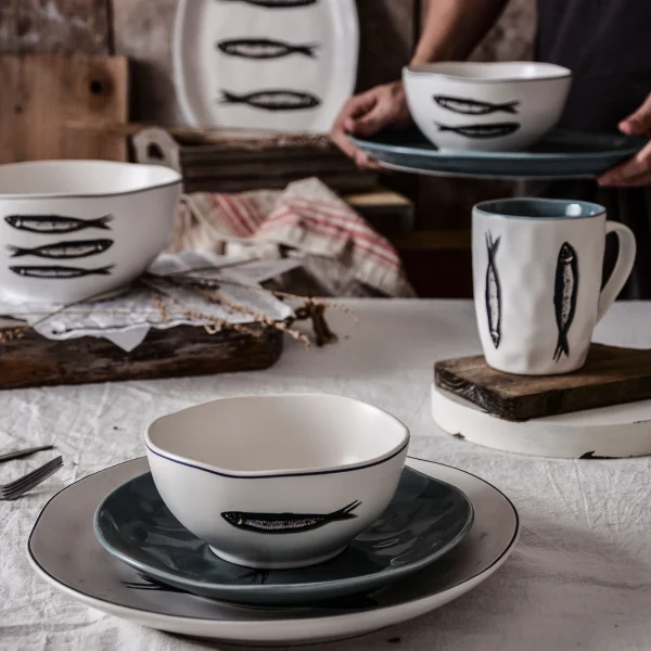 Wholesale Hand-painted Fish Ceramic Dinnerware Set for Restaurants, Hotels