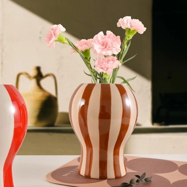 Wholesale Modern Striped Ceramic Balloon Vase, Supply of High-quality Flower Vase in Bulk