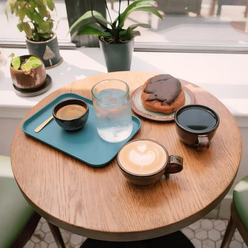 ceramic tableware used in cafés