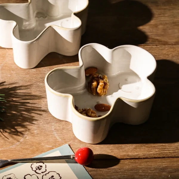 Wholesale Gingerbread Man Ceramic Nut Bowl, Christmas Decorative Snack Platter for Home Holiday Party