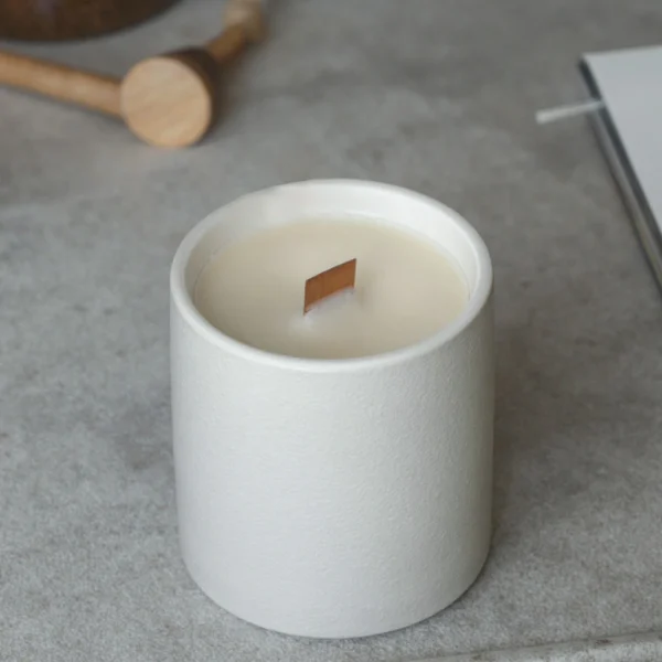 Wholesale Matte Ceramic Candle Jar with Lid, Empty Round Candle Vessel for Soy Wax, Home Decor & Gift