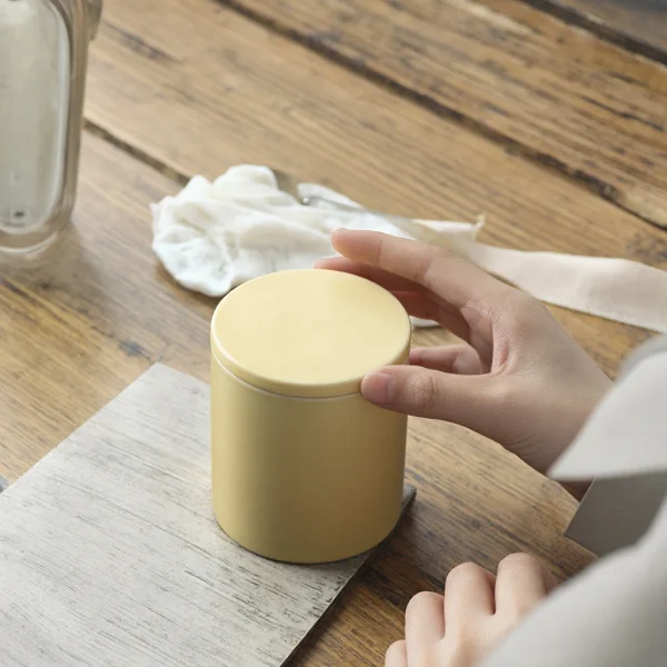 Wholesale Matte Ceramic Candle Jar with Lid, Empty Round Candle Vessel for Soy Wax, Home Decor & Gift