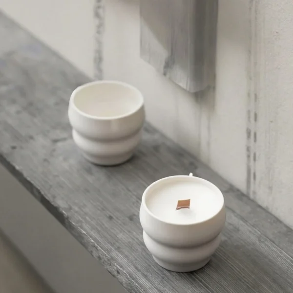 Wholesale Curved Ceramic Candle Holder, Soy Wax Candle Vessel, Empty Ceramic Candle Container for Home Decor